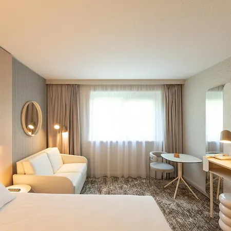 Novotel Macon Nord - Porte De Bourgogne Exterior photo