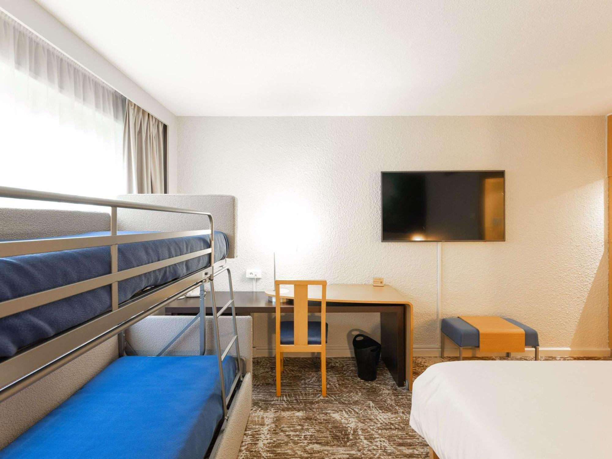 Novotel Nord - Porte De Bourgogne Hotel 4*
