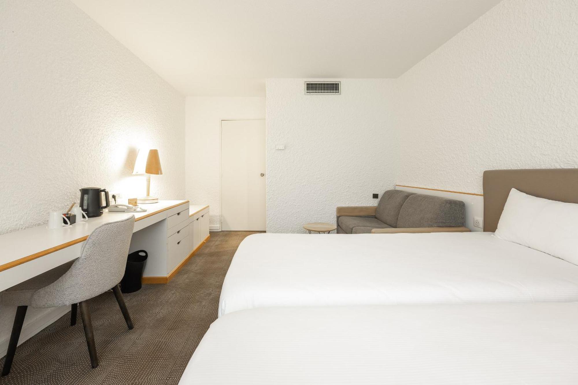 Novotel Nord - Porte De Bourgogne Hotel 4*