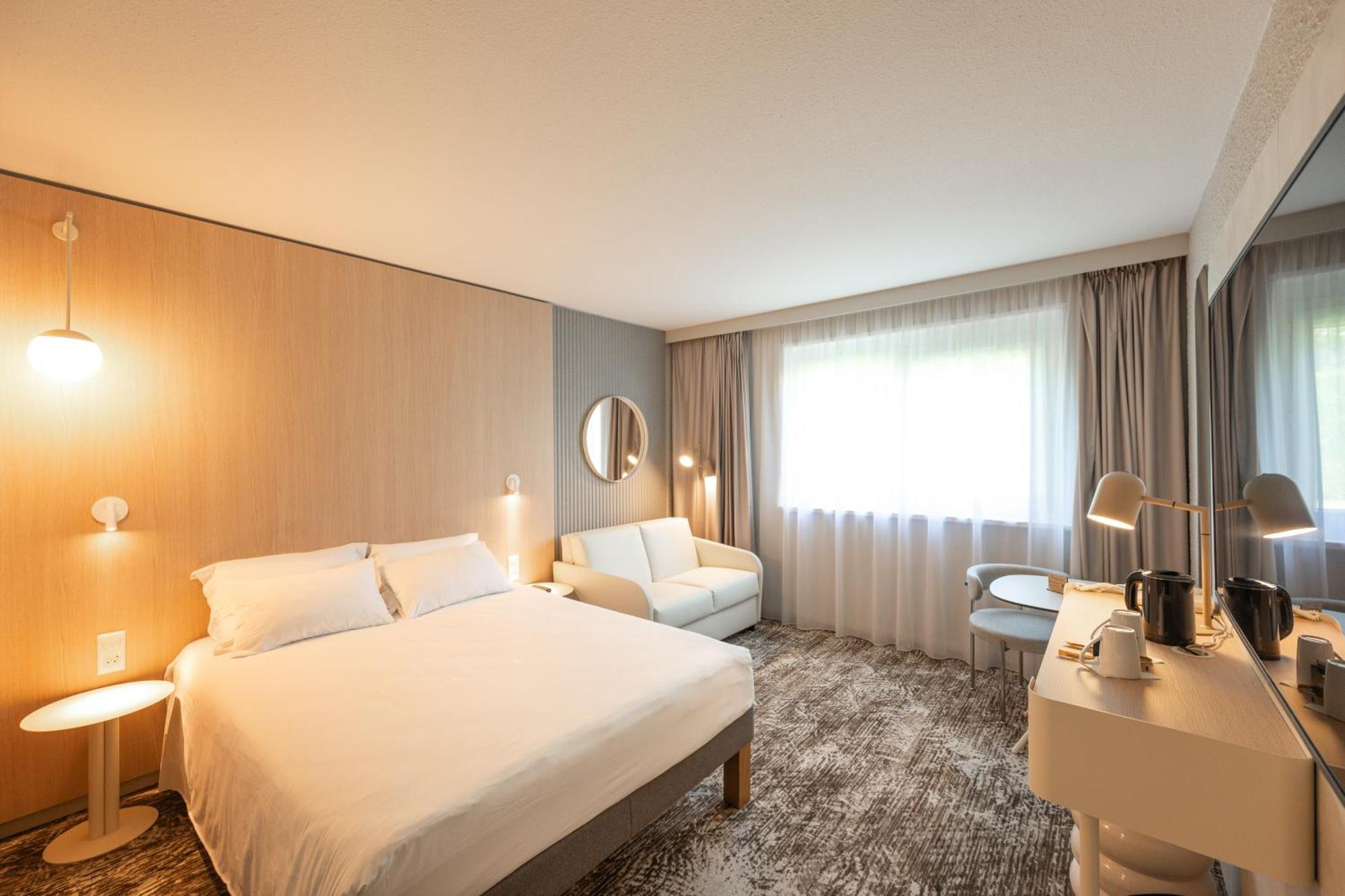 Hotel Novotel Nord - Porte De Bourgogne 4*