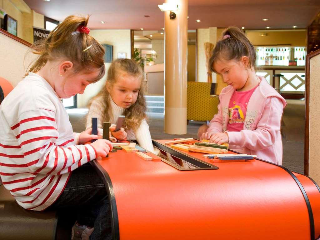 Novotel Nord - Porte De Bourgogne Hotel 4*