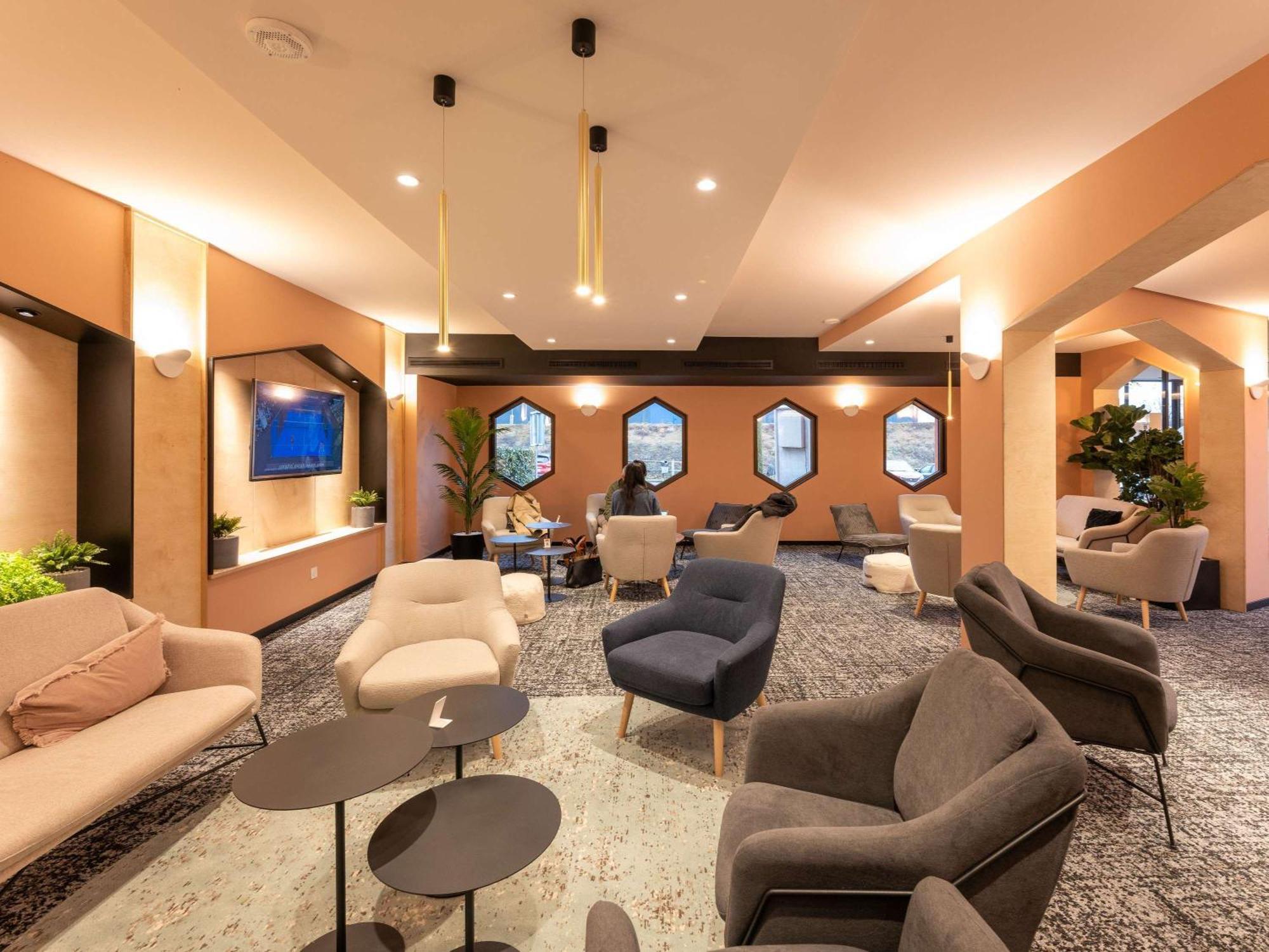 Hotel Novotel Nord - Porte De Bourgogne 4*