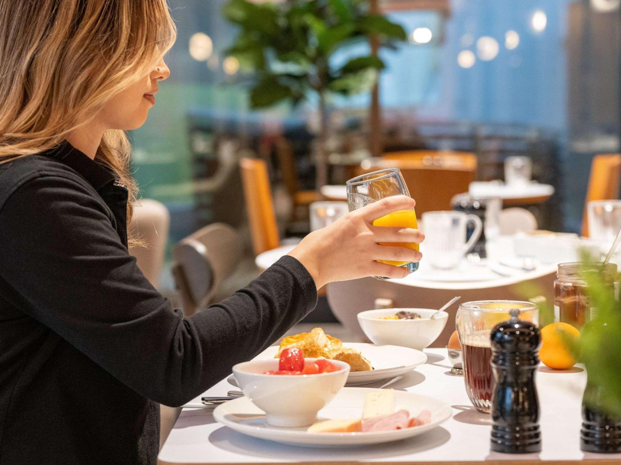 Hotel Novotel Nord - Porte De Bourgogne 4*
