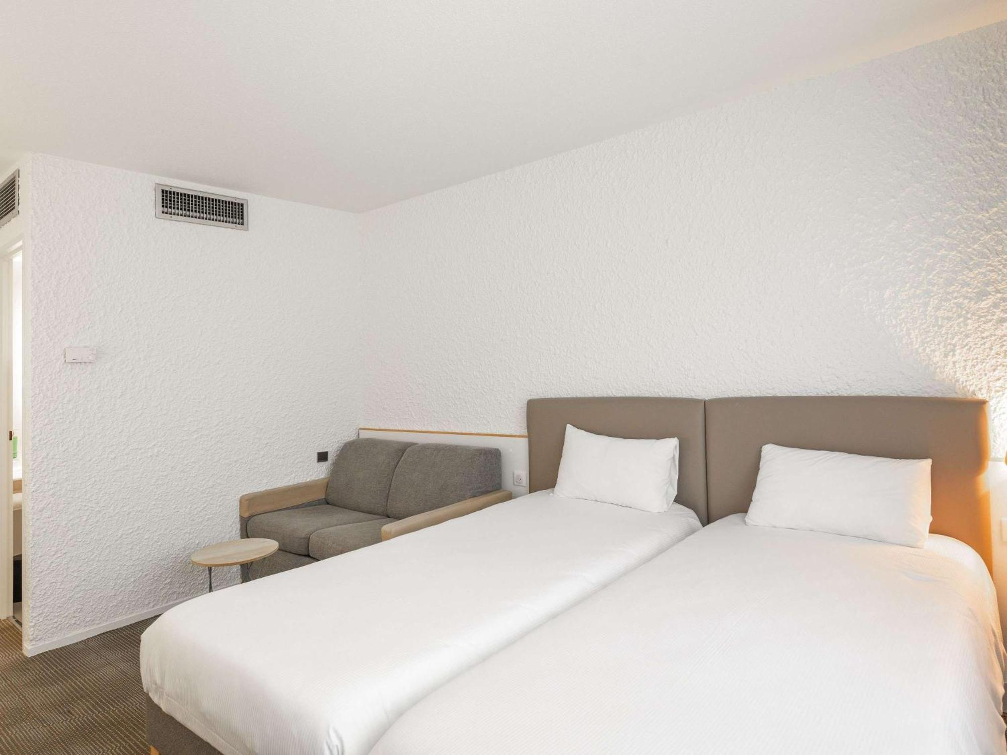 Hotel Novotel Nord - Porte De Bourgogne 4*