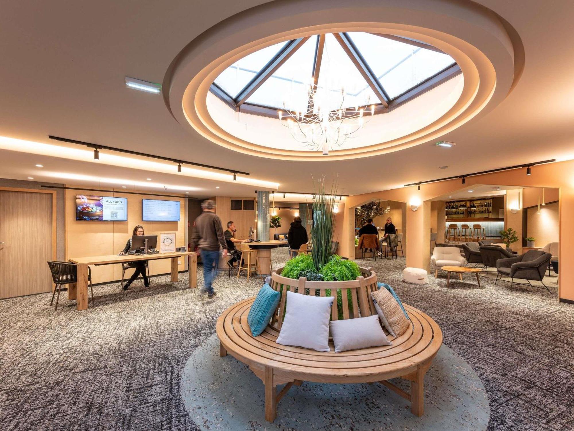 Novotel Nord - Porte De Bourgogne Hotel