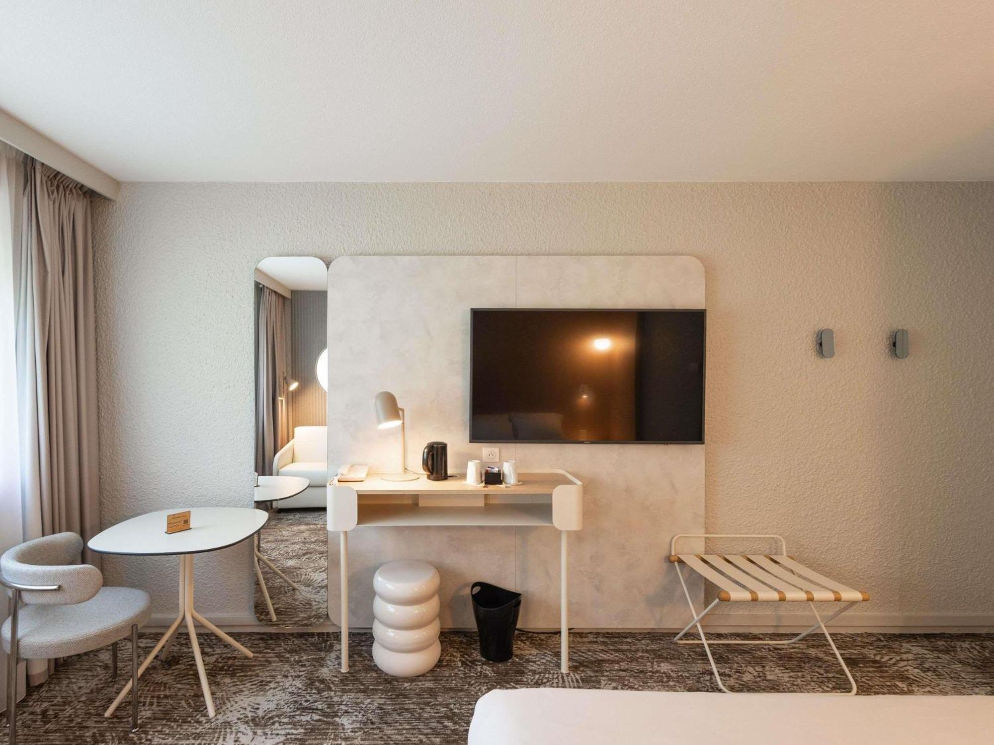 Novotel Nord - Porte De Bourgogne Hotel 4*